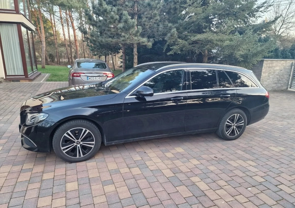 Mercedes-Benz Klasa E cena 88900 przebieg: 275000, rok produkcji 2020 z Otwock małe 466